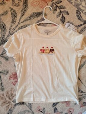 Abercrombie & Fitch Cream Embroidered Ice Cream Tee